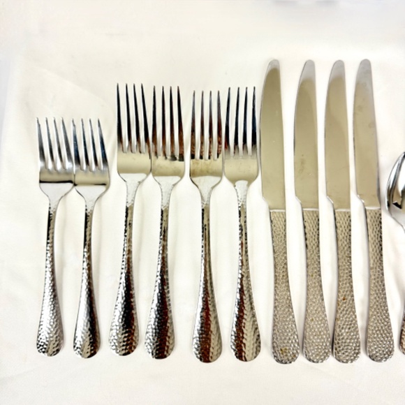 16 pc Godinger Hammered Classic Stainless Steel Flatware Forks Spoons Knives - Picture 2 of 12